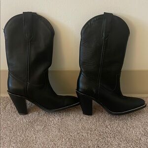 Frye Black Heeled Boots Classic Western Style size 6 1/2 B